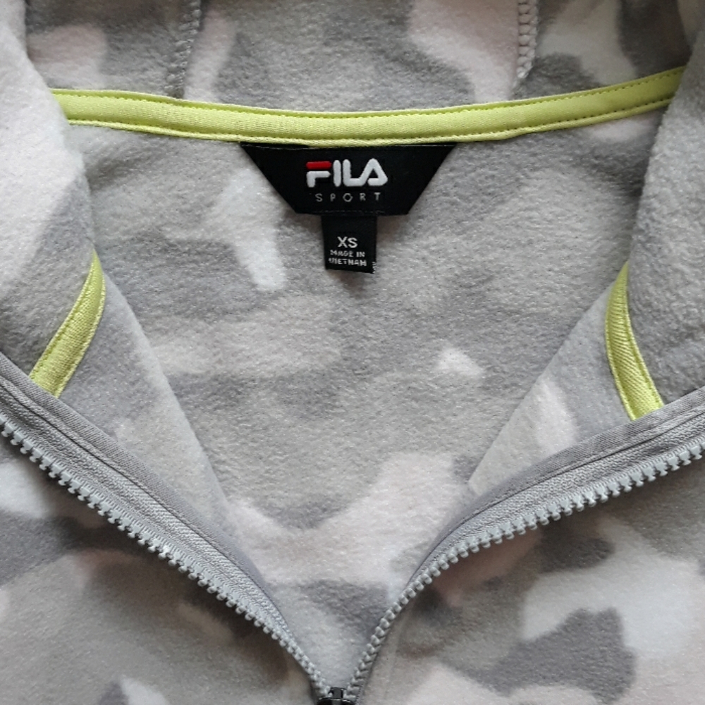 *Host Pick*FILA Sport camo hooded pullover - Picture 4 of 8